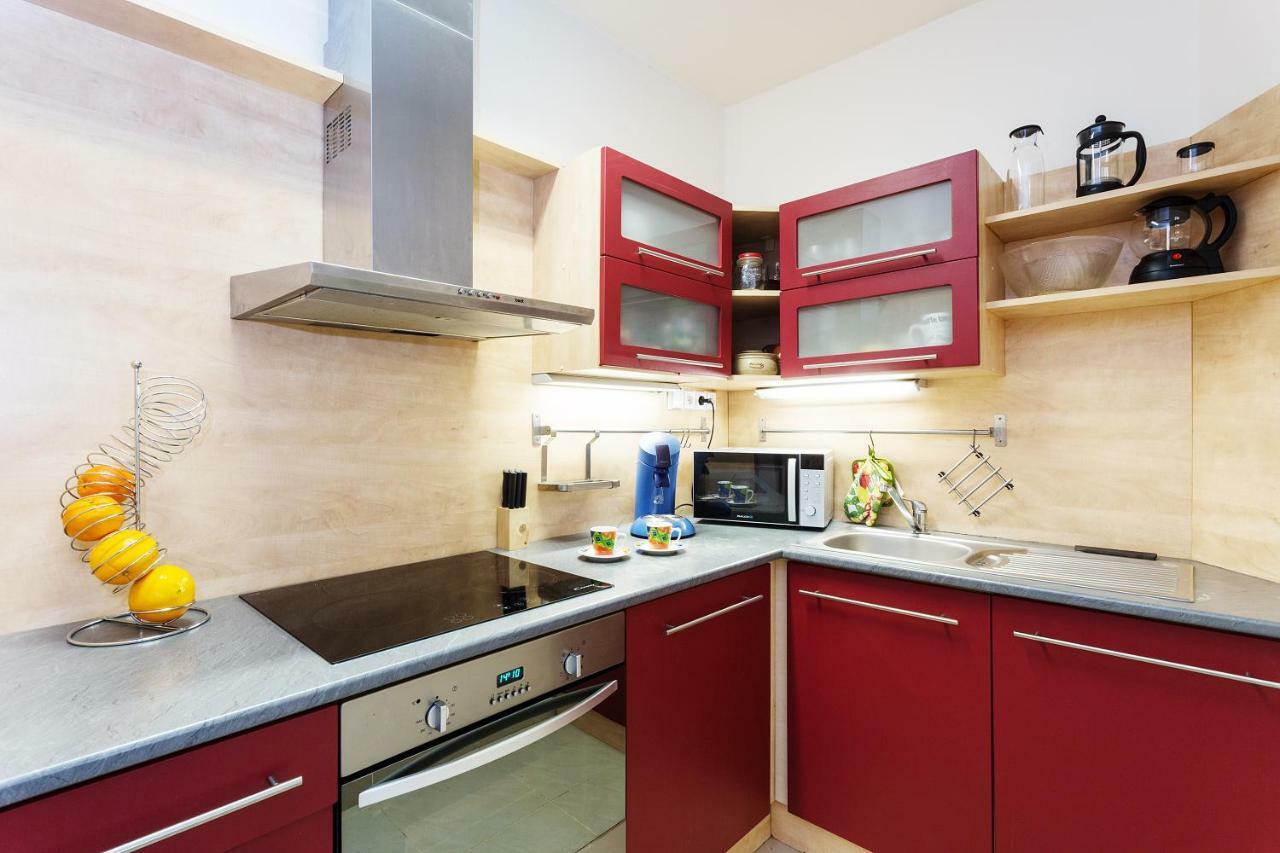 Stylish Apartment On Riverside Praha Bagian luar foto
